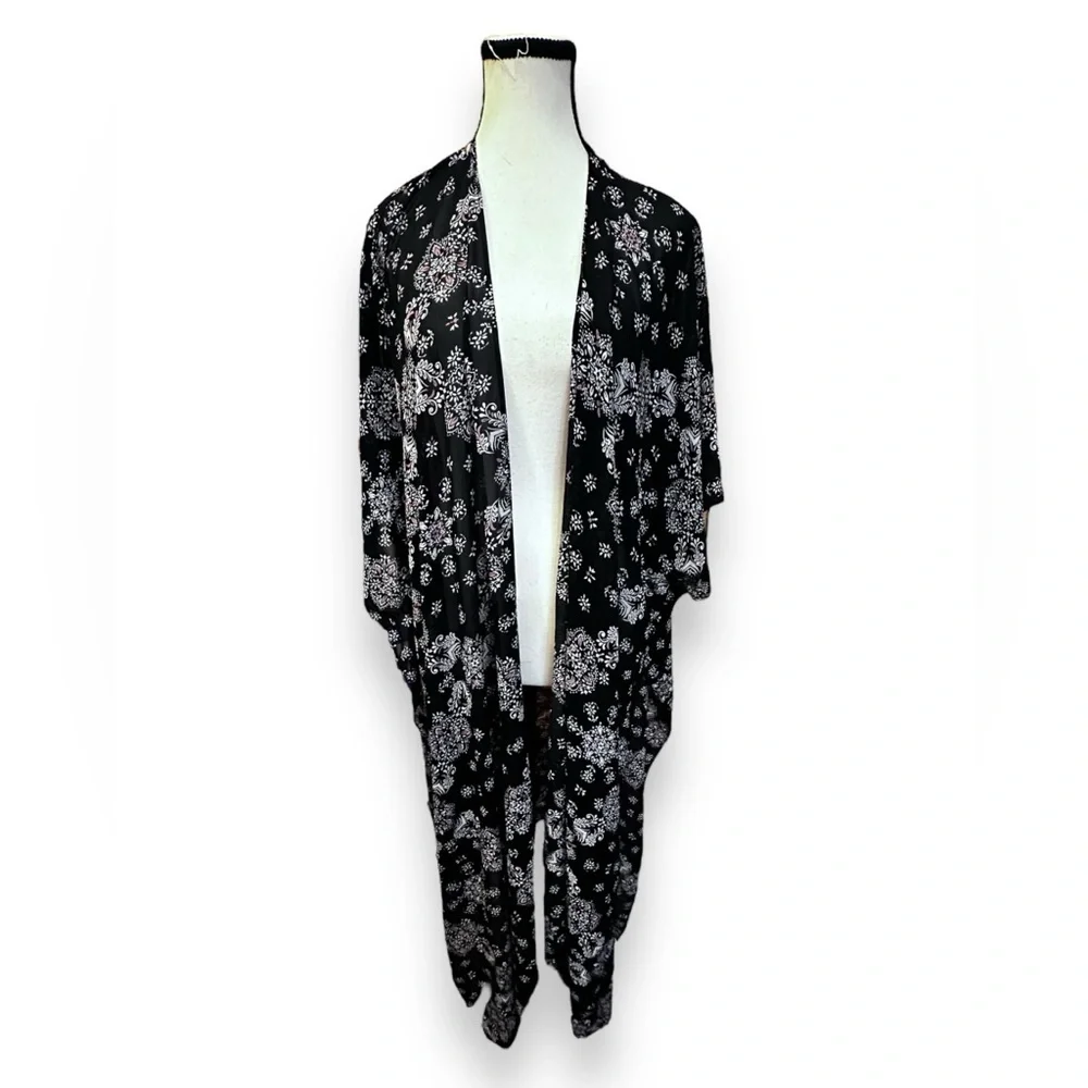 Women’s torrid 1 2 Black Mandala Print Chiffon Kimono Duster 14 16 18 20 1X 2X - Picture 2 of 14